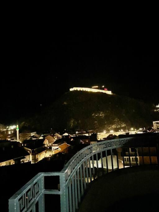 Appartamento Penthouse With Castle View Prizren Esterno foto